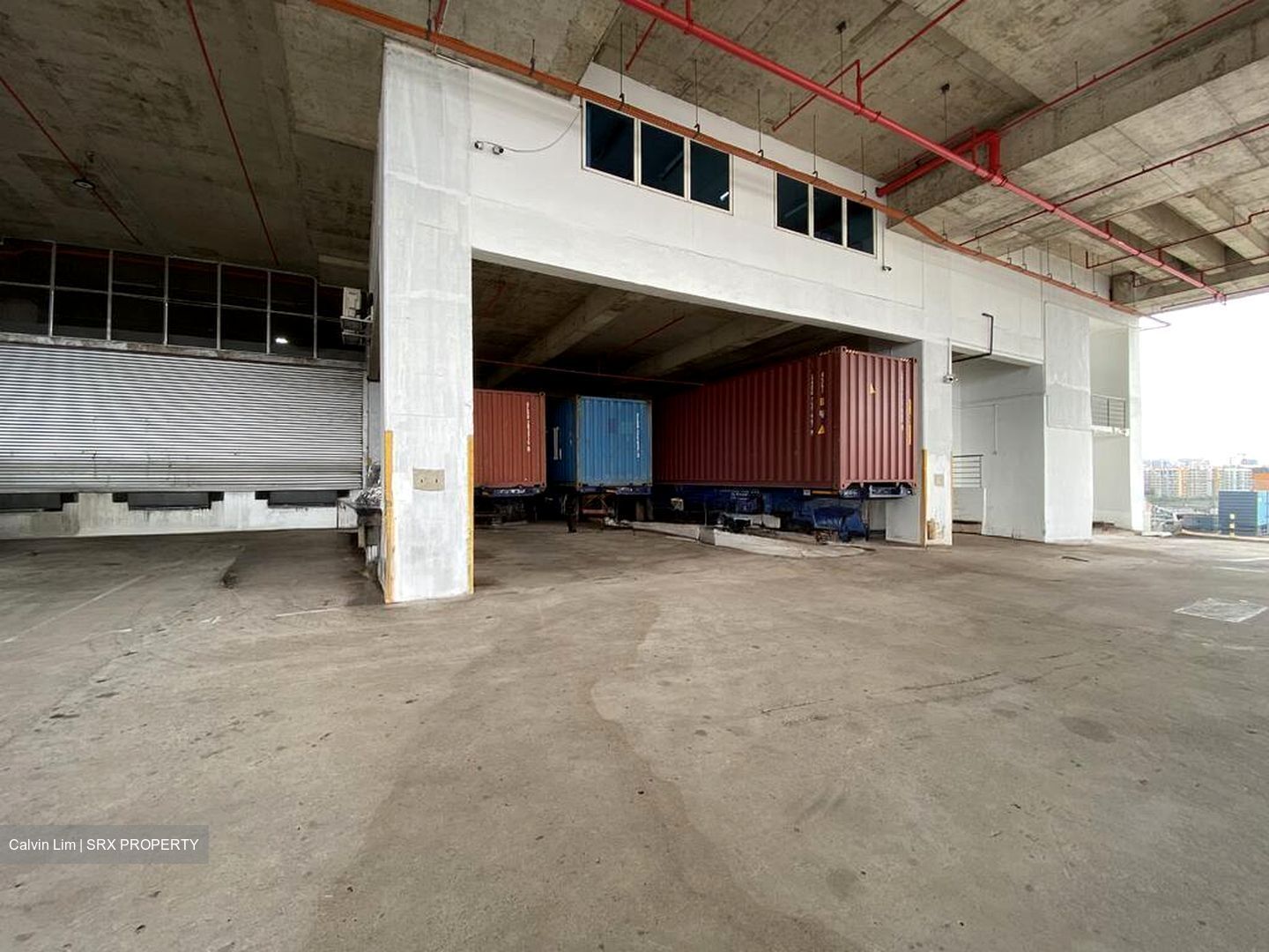 Kingsmen Creative Centre (D16), Warehouse #570503881